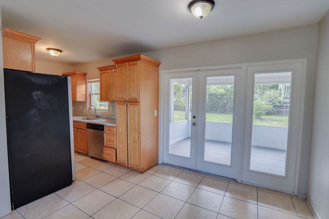 801 Egan Dr - Photo 6 of 18