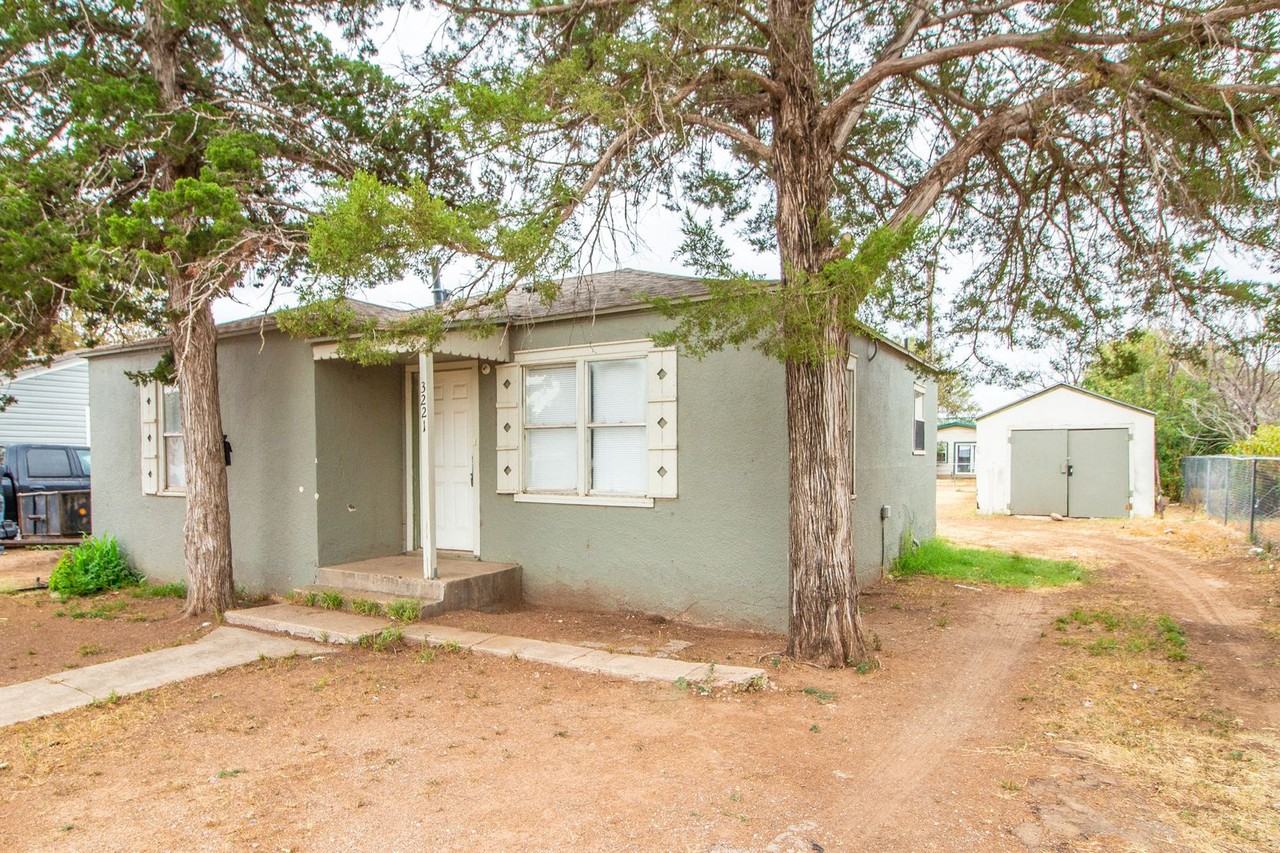 3221 Baylor St - Photo 2 of 12