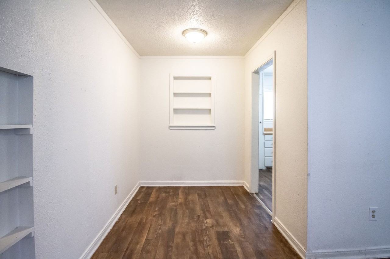 3221 Baylor St - Photo 5 of 12