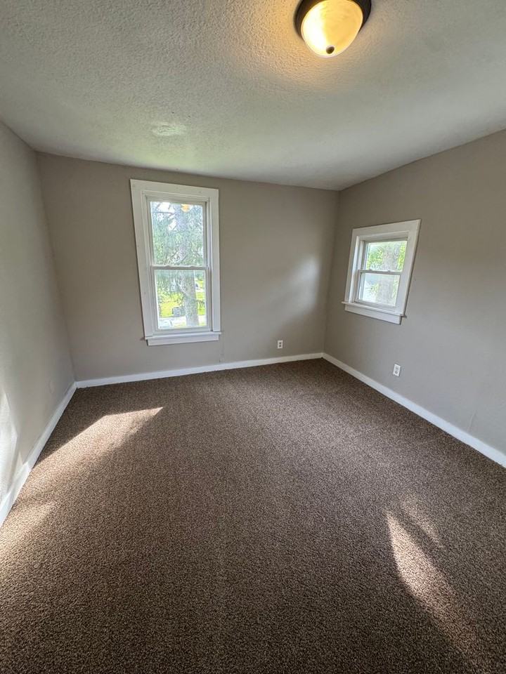 1420 Saint Joe Blvd - Photo 5 of 8