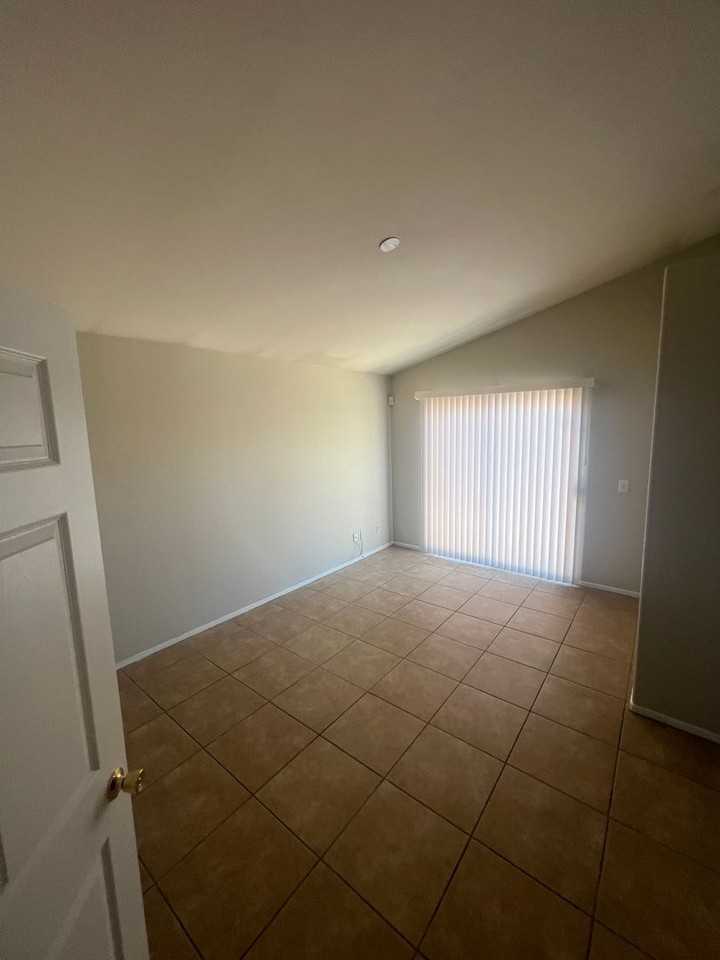 5045 Milange St - Photo 6 of 15