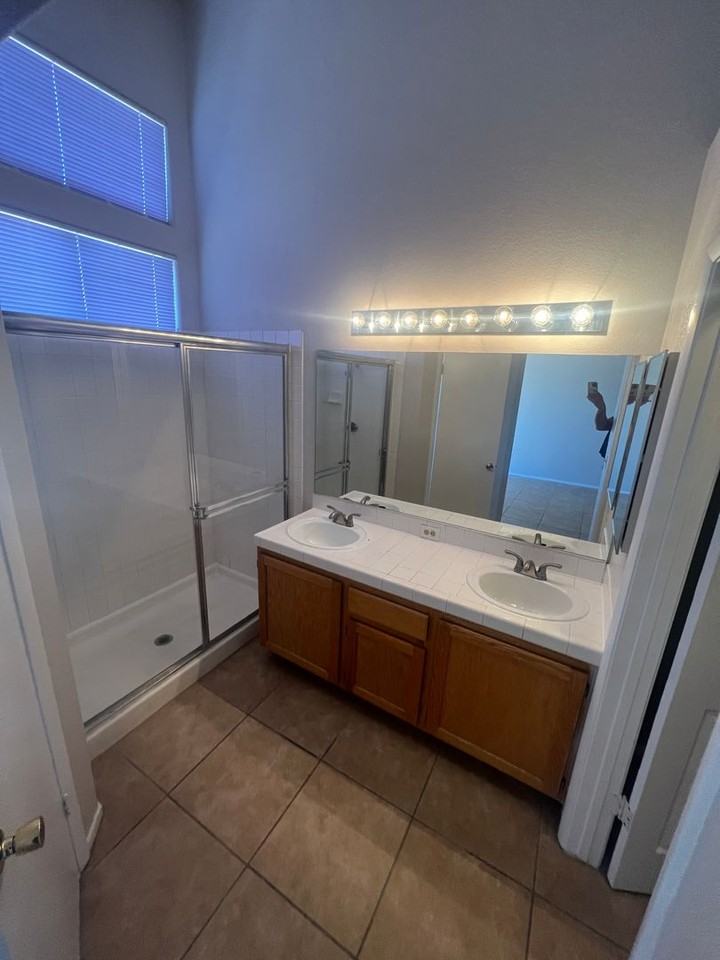 5045 Milange St - Photo 7 of 15