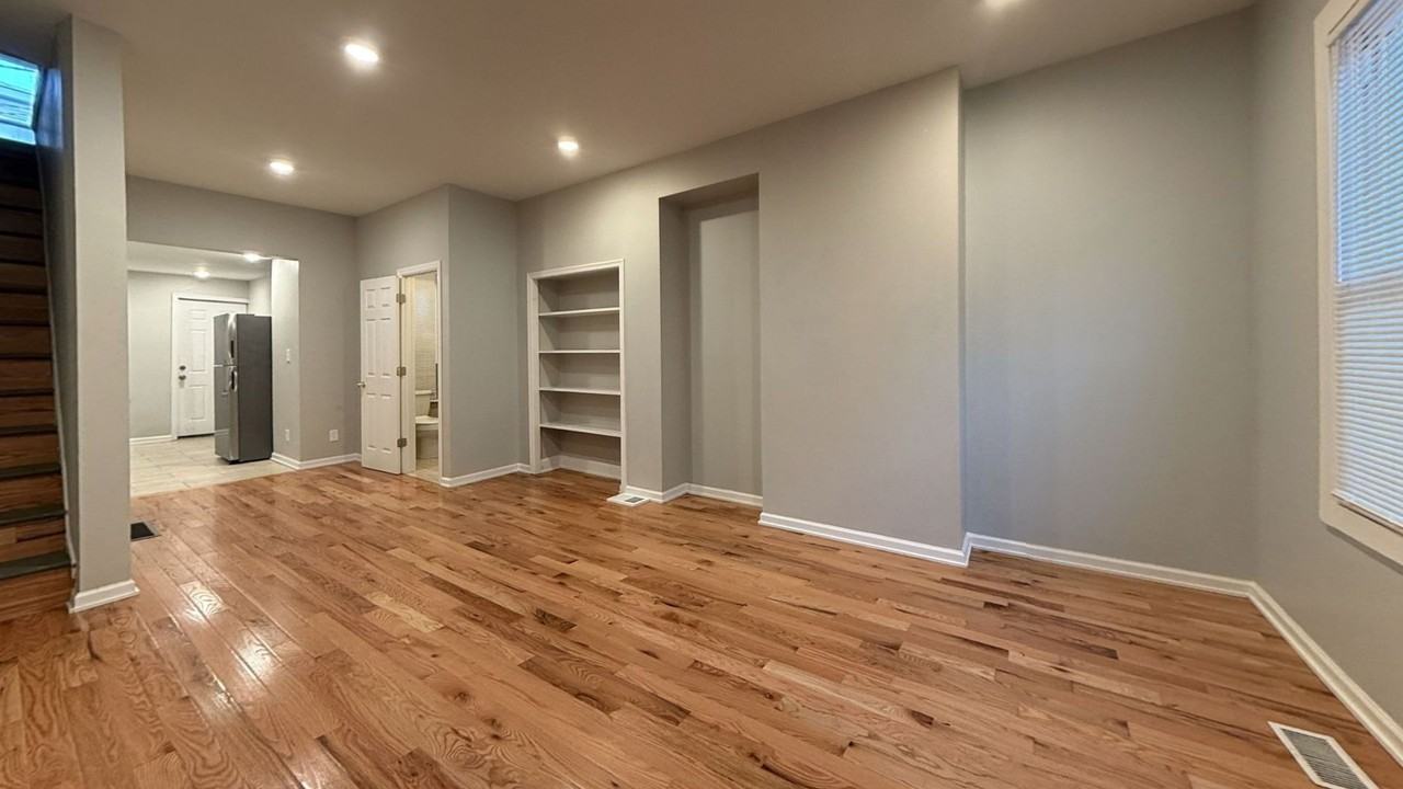 1339 N Dover St - Photo 3 of 15