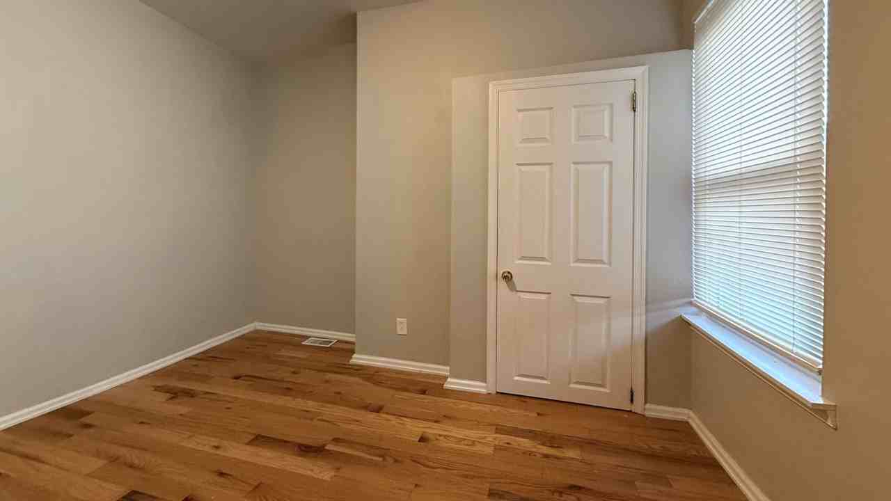 1339 N Dover St - Photo 6 of 15