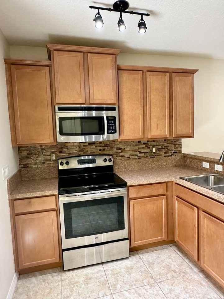 1121 Trillium Park Ln - Photo 5 of 20