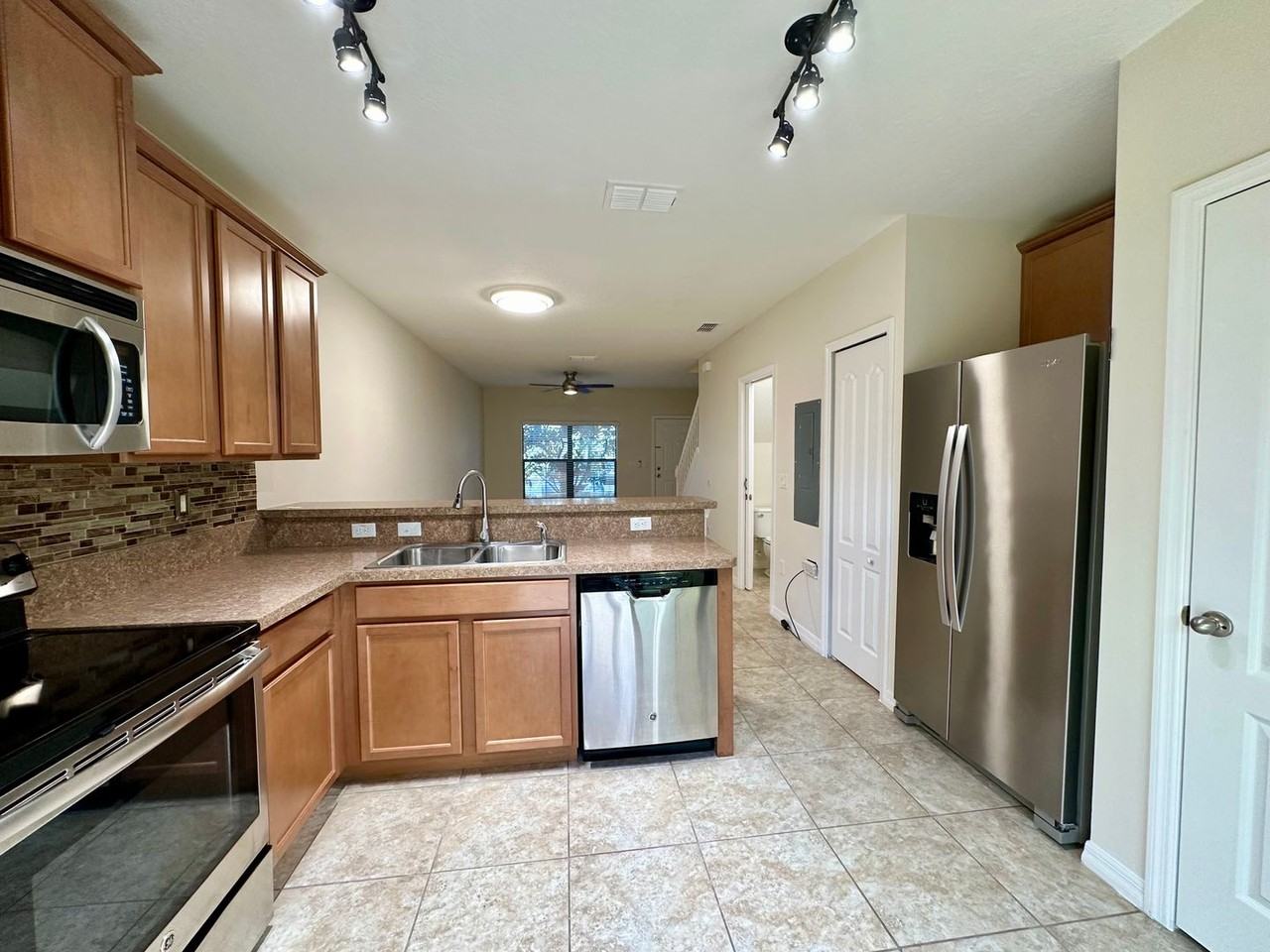 1121 Trillium Park Ln - Photo 6 of 20