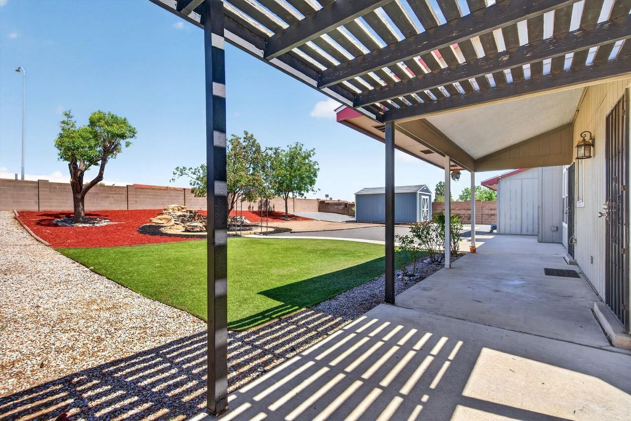 2413 Agua Fria Dr Ne - Photo 5 of 42