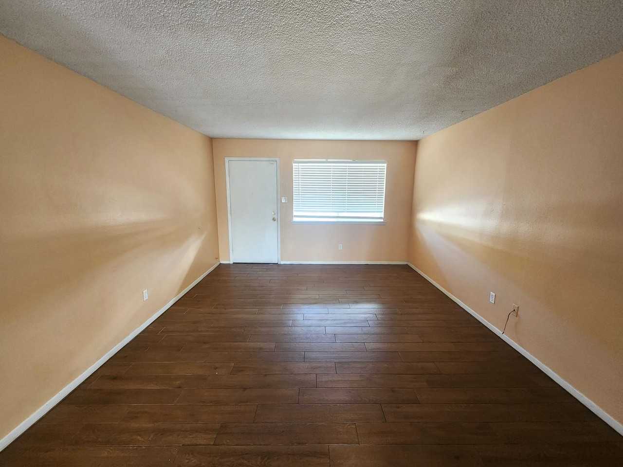 1233 Plain St - Photo 3 of 19
