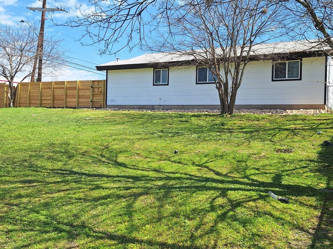 2815 Wheatfield Dr - Photo 5 of 13