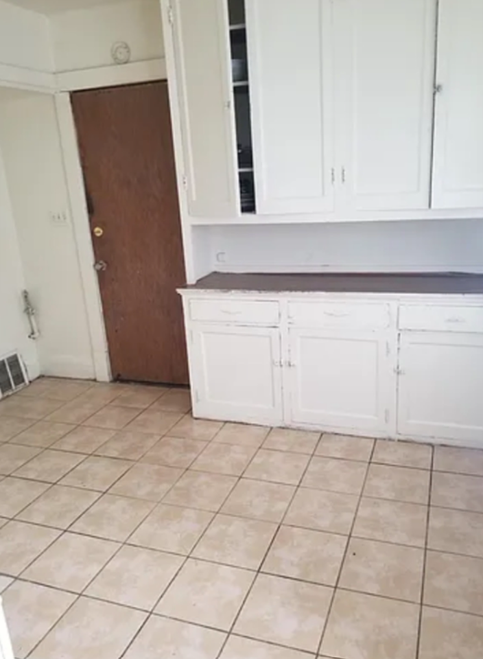 Spacious 3BR Lower Duplex Rental - Photo 4 of 8