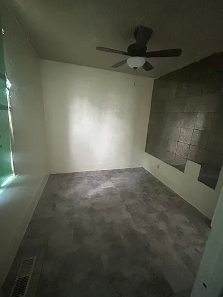 Spacious 3BR Lower Duplex Rental - Photo 7 of 8