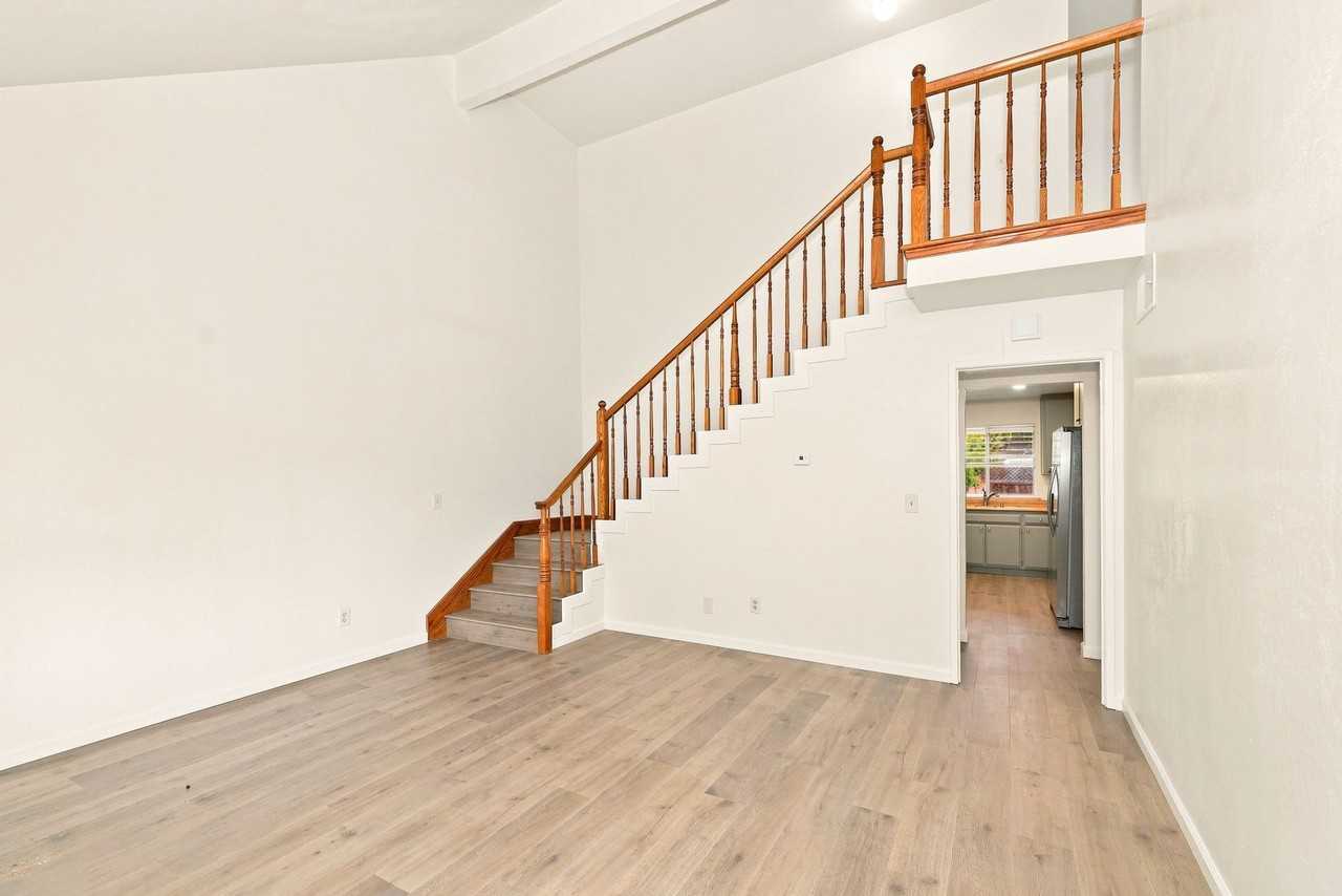 831 Lightwood Ct - Photo 4 of 28
