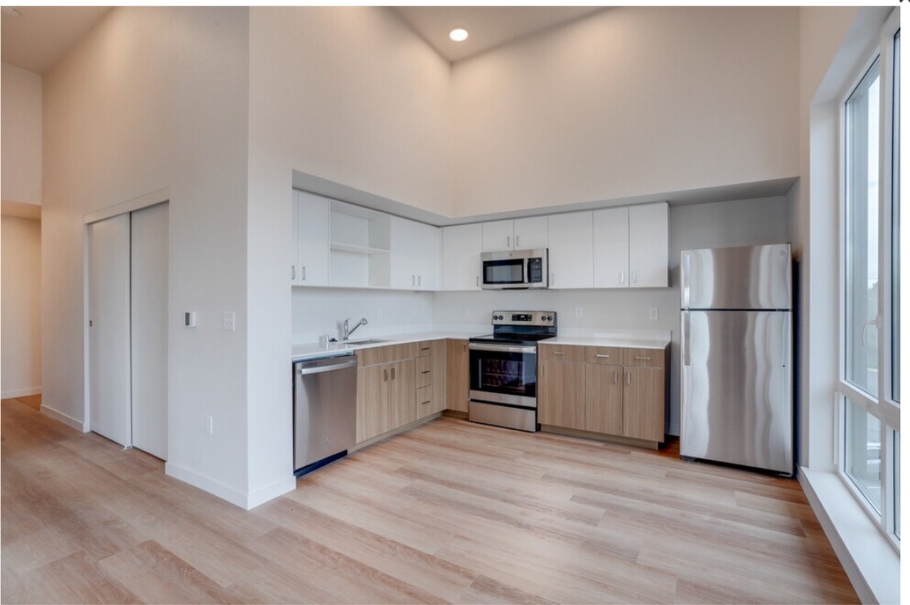 Navalia Apartments - Photo 4 of 20