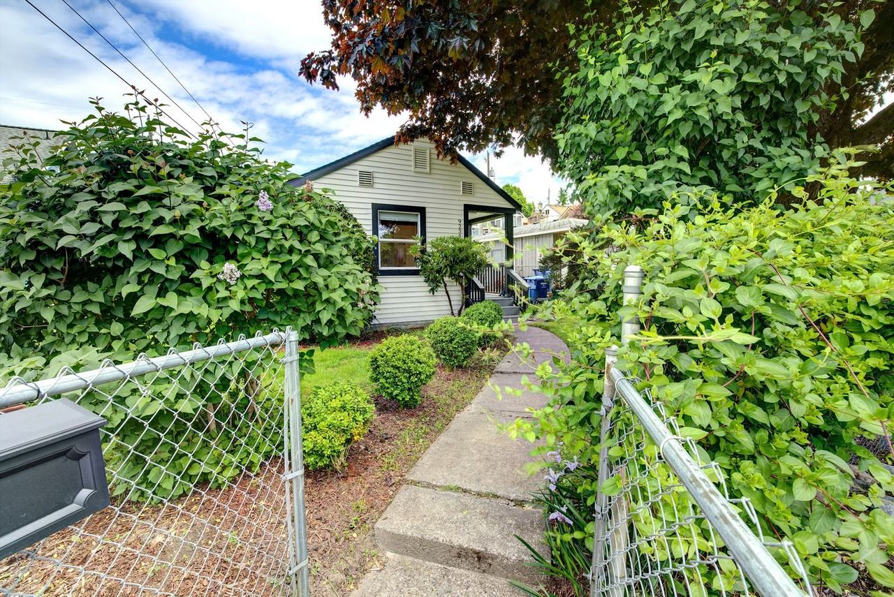 9234 36th Ave Sw - Photo 2 of 18