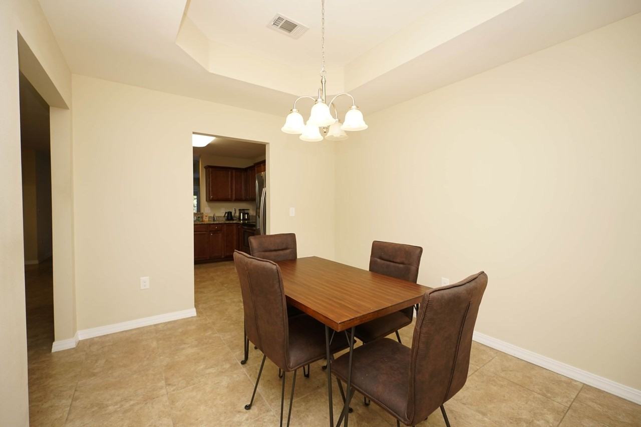 605 32nd St - Photo 2 of 36