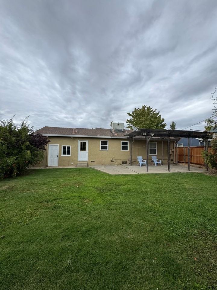 2328 24th Ave - Photo 7 of 13