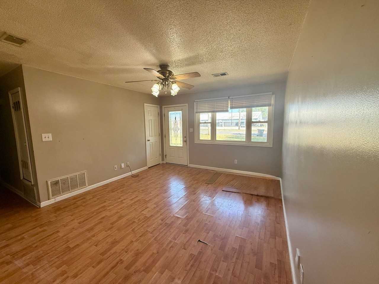 1505 N Church St - Photo 2 of 14