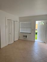 6plex - - Photo 1 of 1