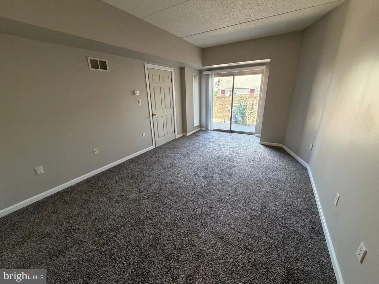 4573 N Progress Ave - Photo 3 of 17