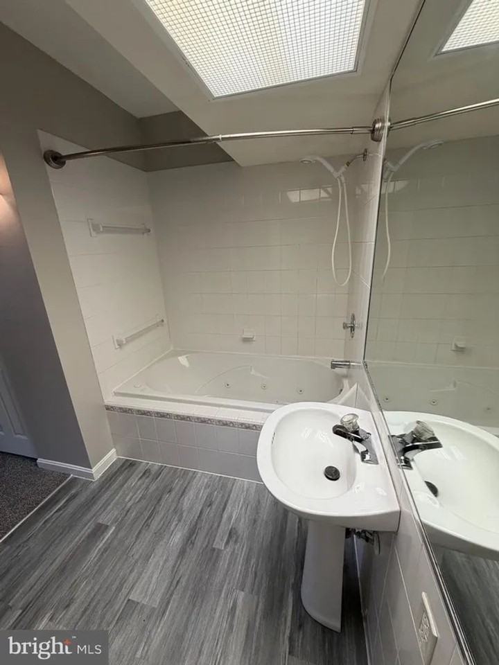 4573 N Progress Ave - Photo 4 of 17