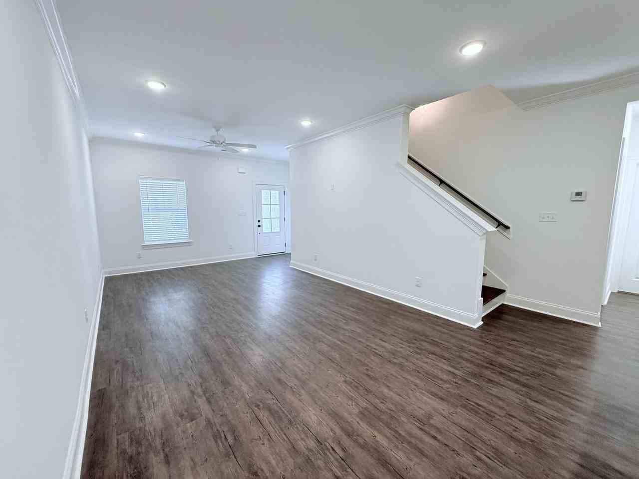624 Cottage Grove Cir - Photo 3 of 18