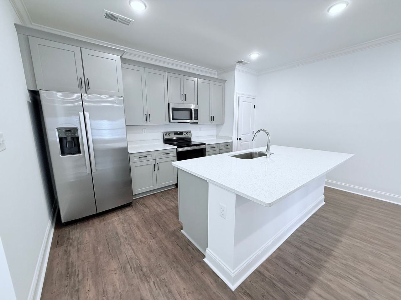 624 Cottage Grove Cir - Photo 4 of 18