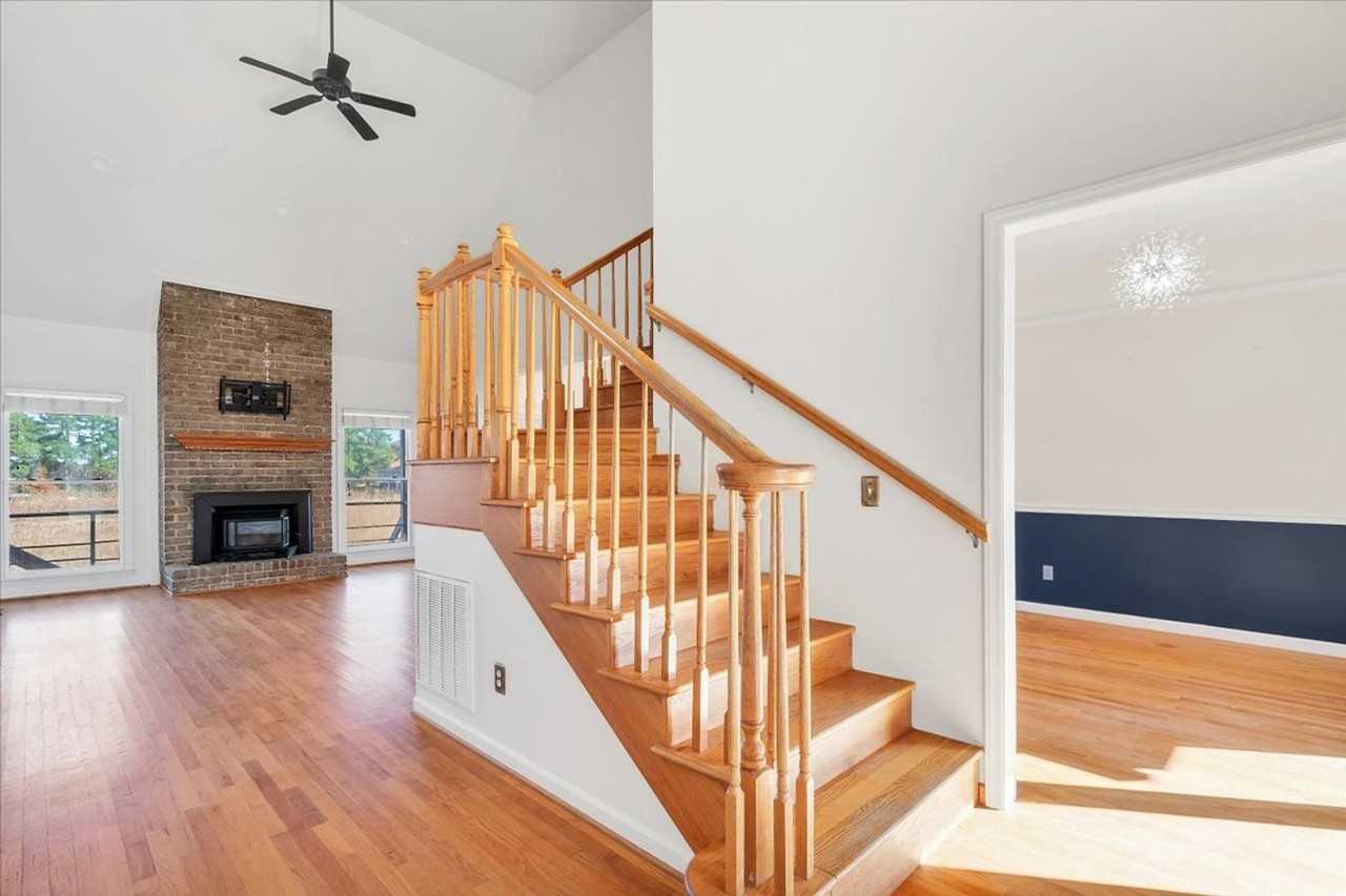695 Cedar Pt - Photo 3 of 45