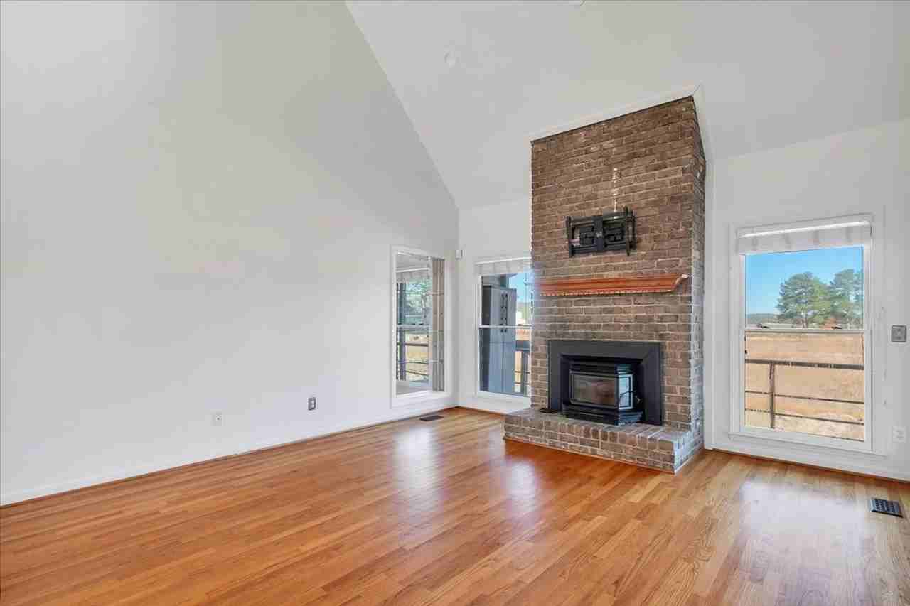 695 Cedar Pt - Photo 6 of 45