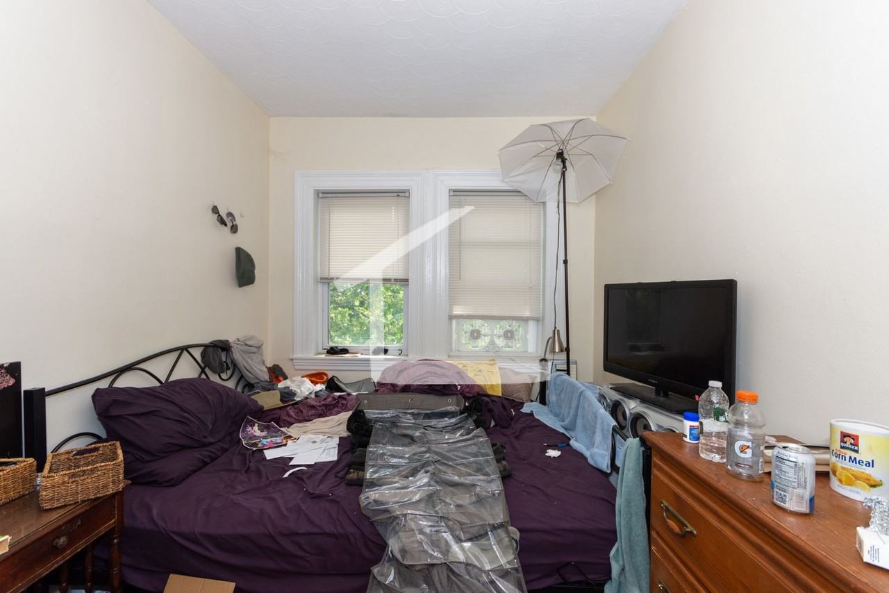 1 Commonwealth Ave #1 - Photo 4 of 9