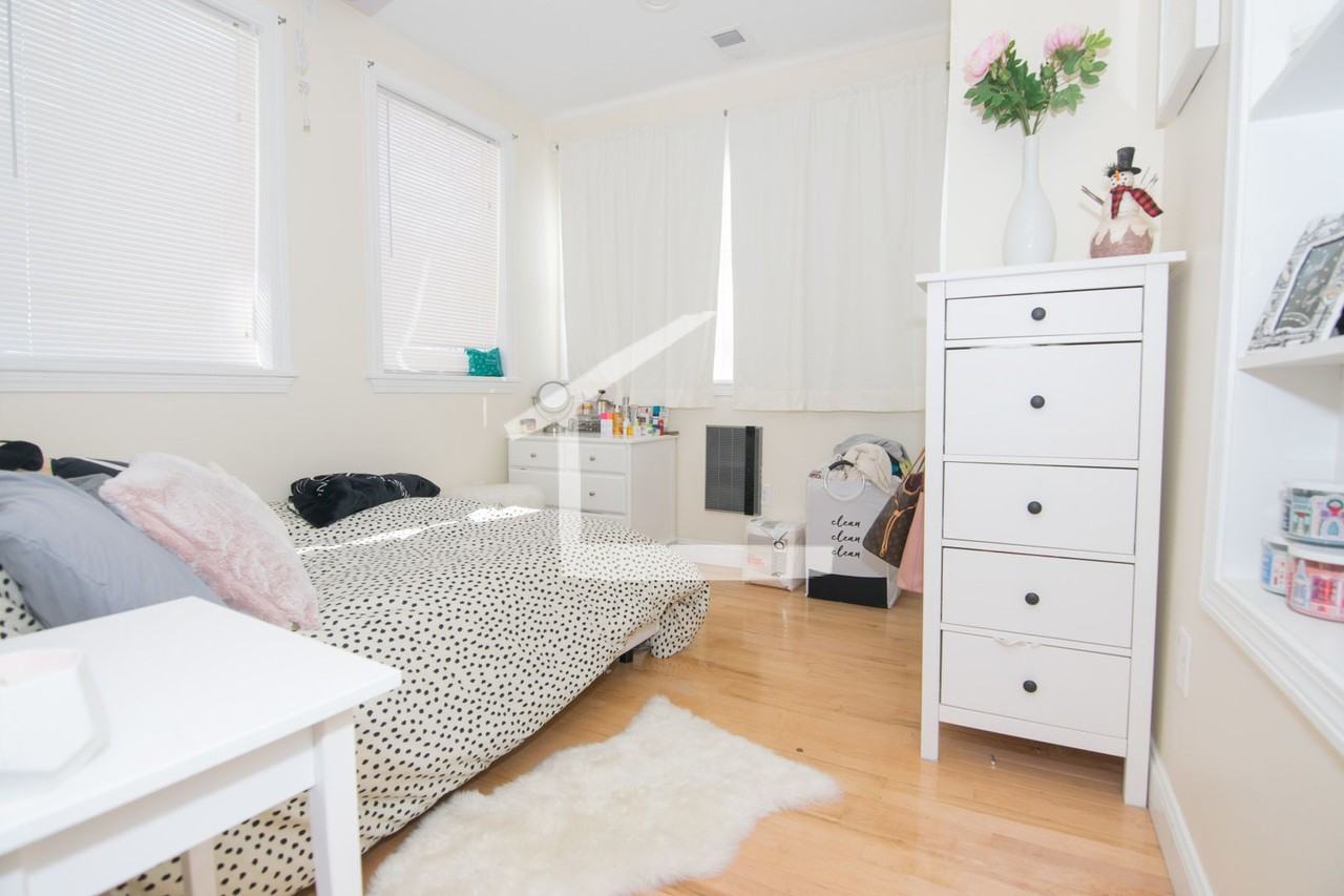 6-1801 Beacon St #6 - Photo 5 of 9