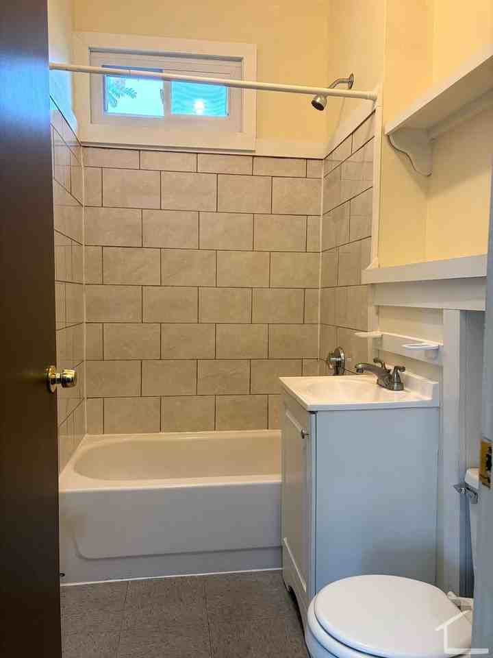 12 Blaine St - Photo 7 of 7