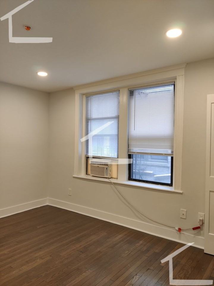 20 Peterborough St #20 - Photo 2 of 5