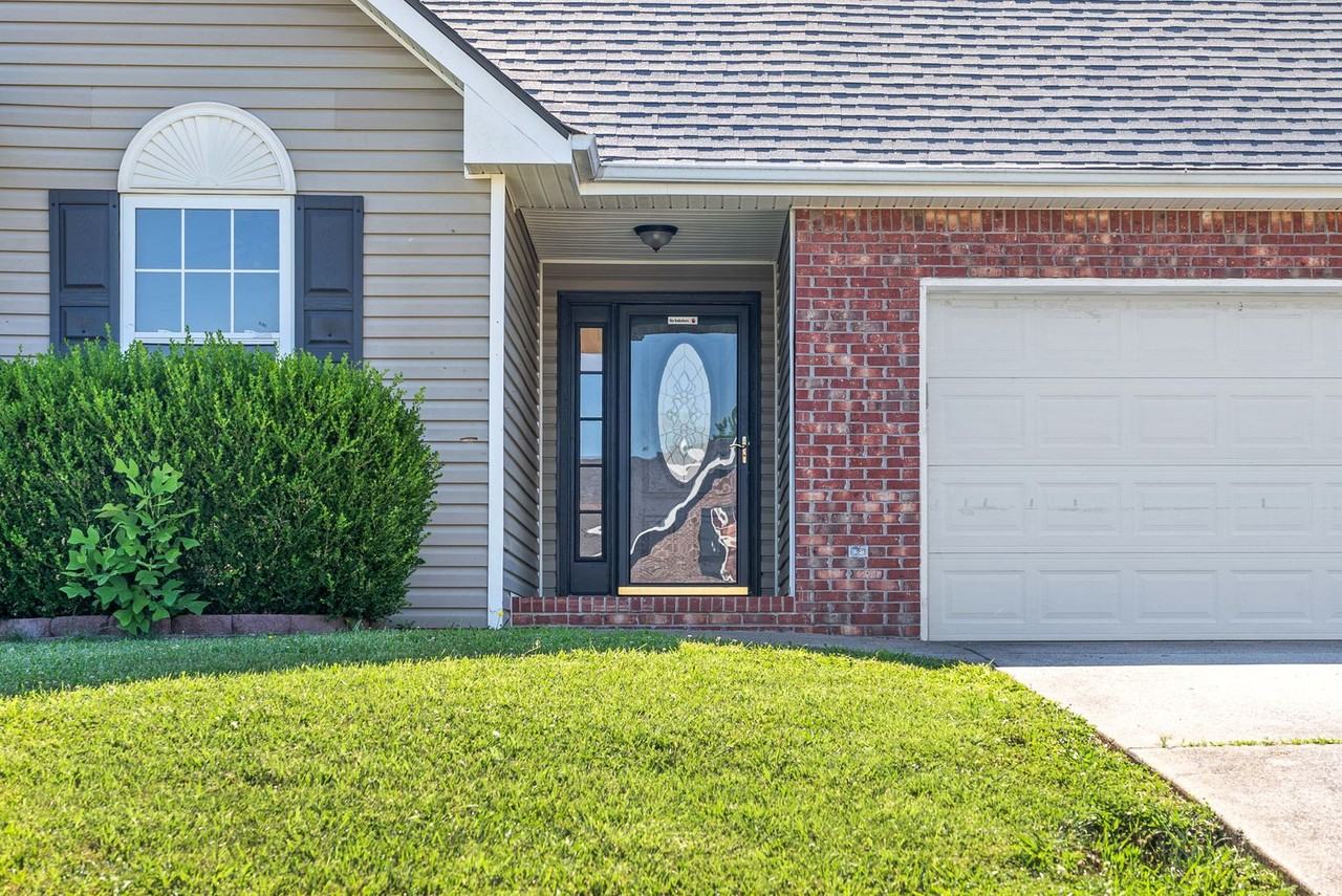 1697 Cedar Springs Cir - Photo 4 of 31