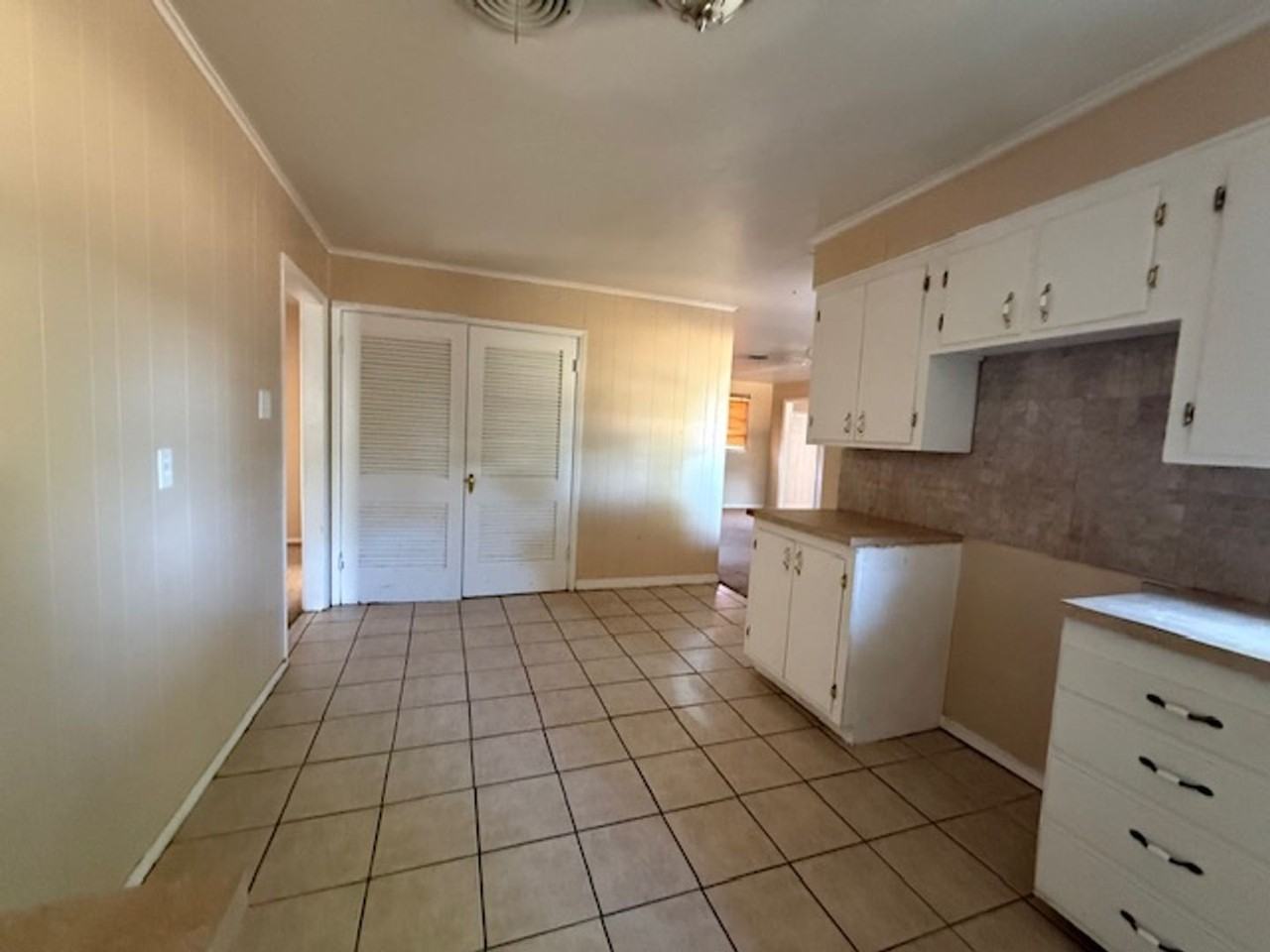 751 Glendale Dr - Photo 5 of 16