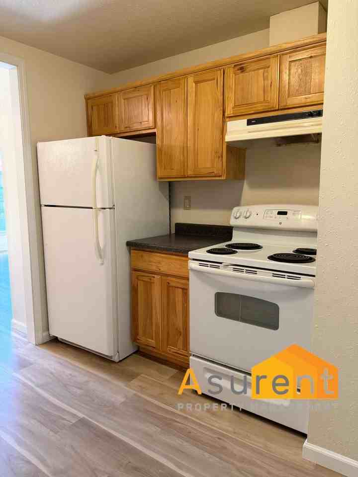 1846 Cloverlawn Dr - Photo 4 of 8