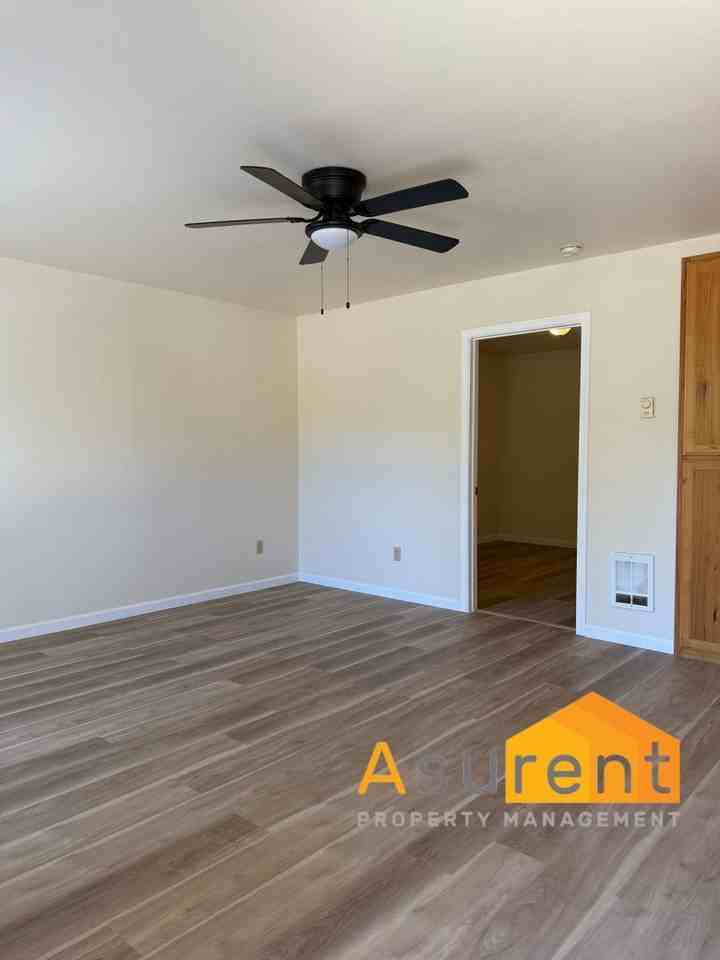 1846 Cloverlawn Dr - Photo 5 of 8