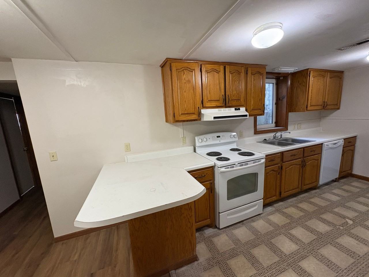1117 Bertrand St #B - Photo 3 of 15