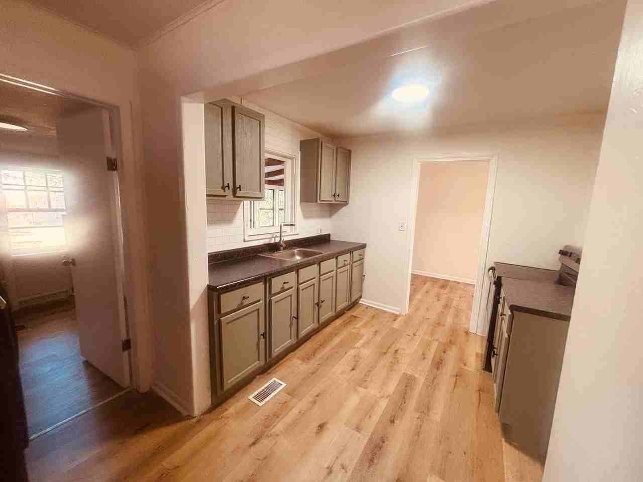 1334 N Estelle Ave - Photo 5 of 23