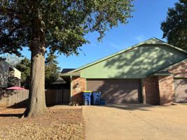 featured image of 522 E Rogers Dr
