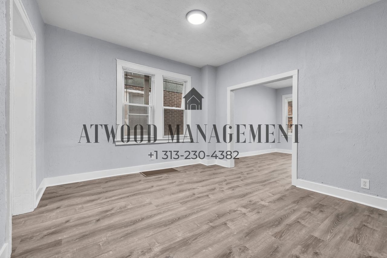 8693 Woodlawn St - Photo 3 of 18