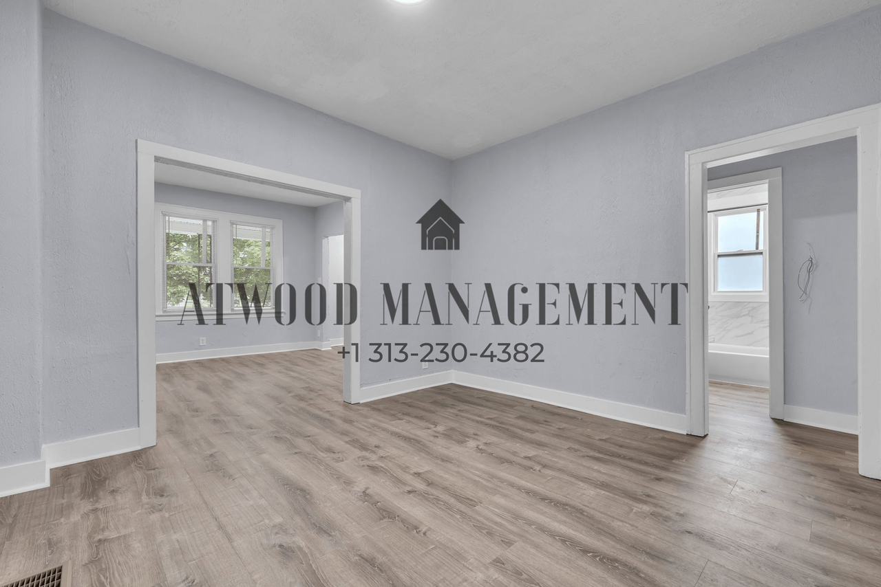 8693 Woodlawn St - Photo 4 of 18