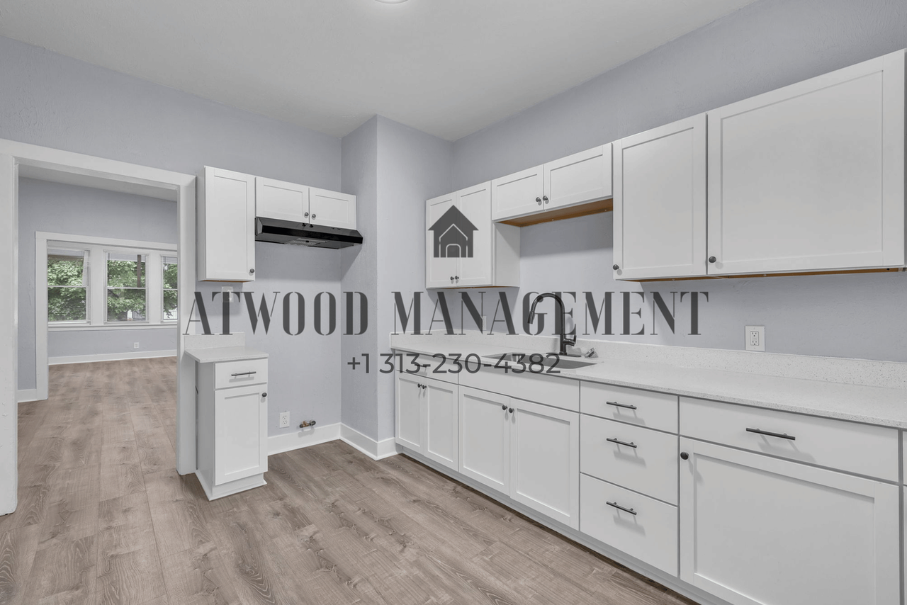 8693 Woodlawn St - Photo 6 of 18