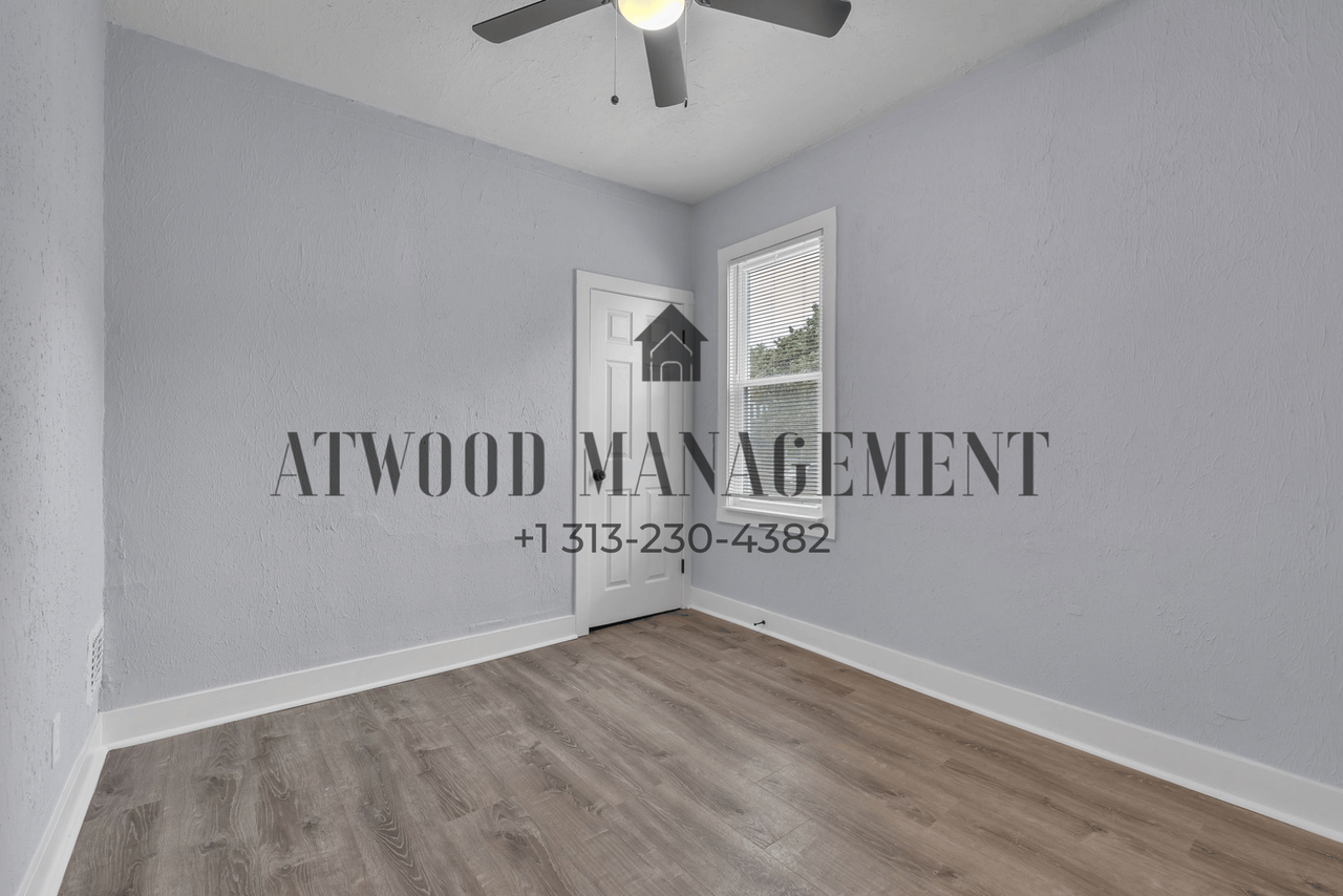 8693 Woodlawn St - Photo 7 of 18