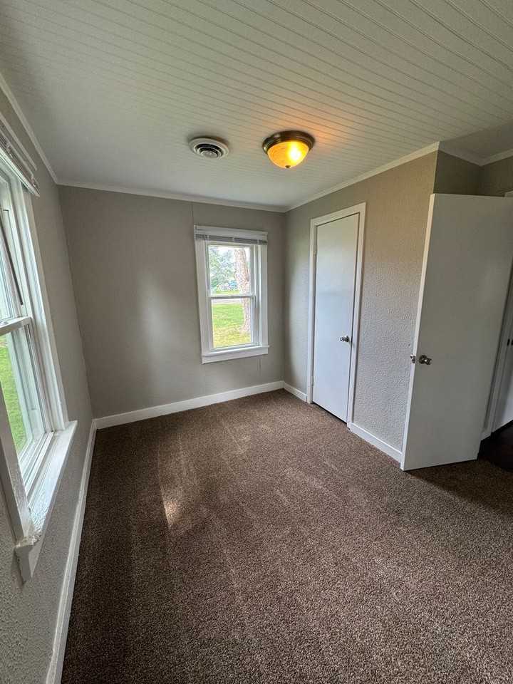 5814 Wilson Ave - Photo 5 of 8
