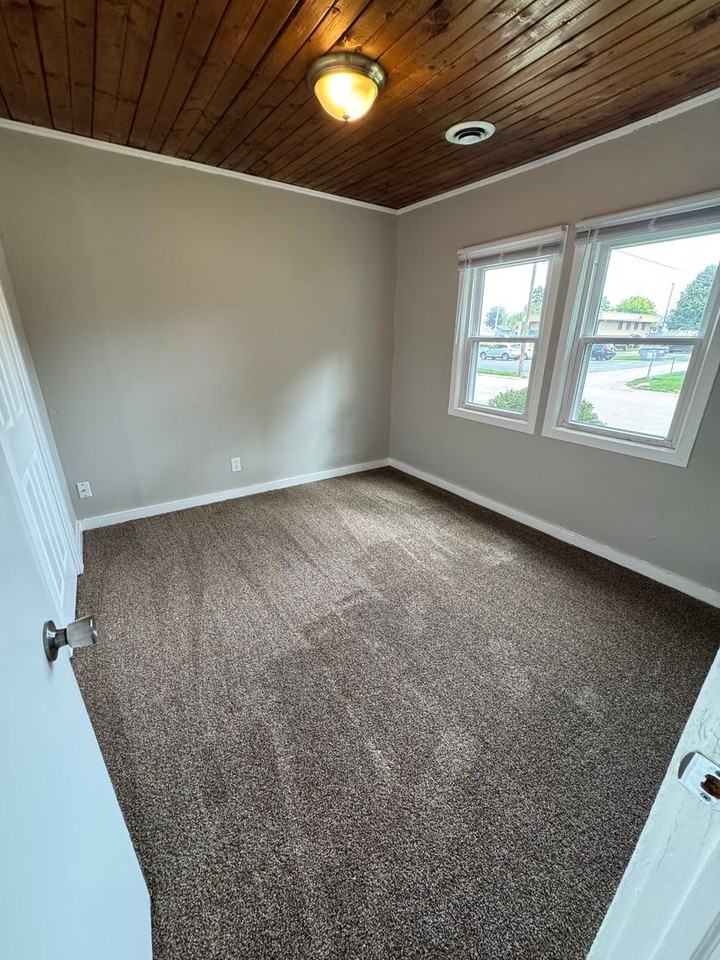 5814 Wilson Ave - Photo 7 of 8