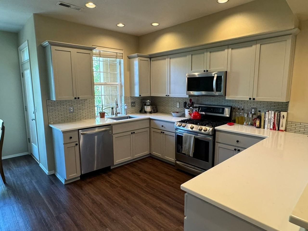 6077 Ne Alder St - Photo 5 of 31