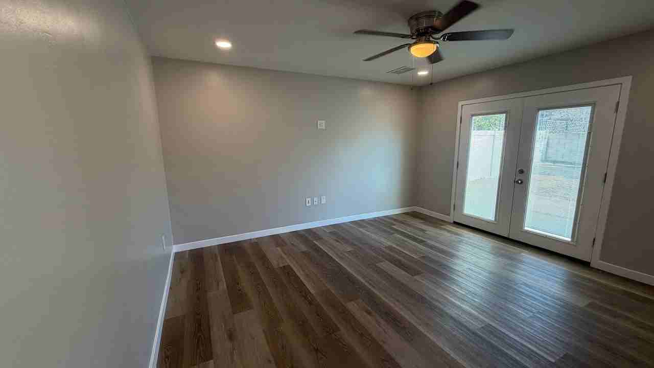 7455 Baltic St - Photo 5 of 16