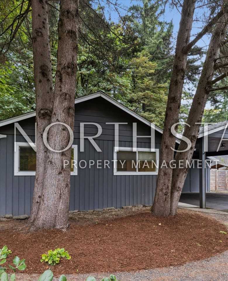 1899 Country Club Rd - Photo 2 of 40
