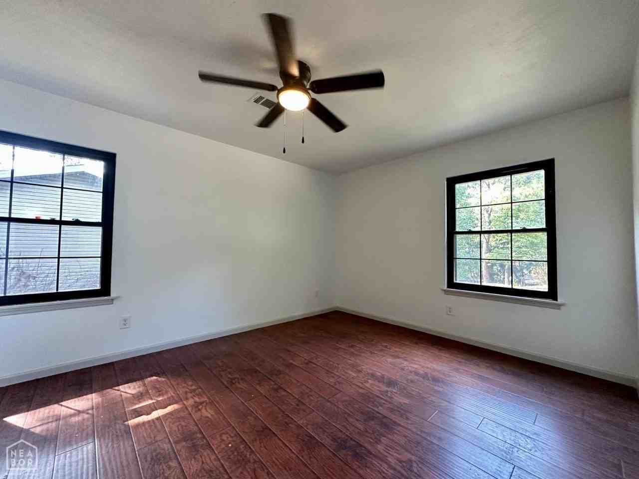 2003 Cenwood Dr - Photo 6 of 7