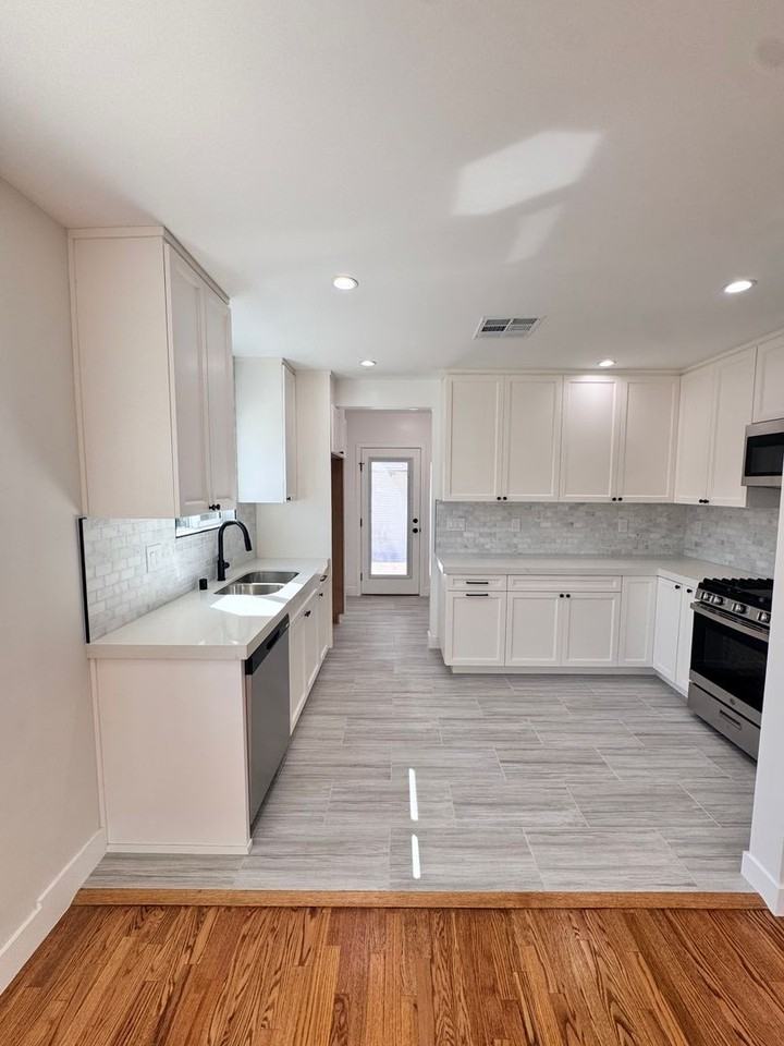 1317 S Montebello Blvd - Photo 4 of 32